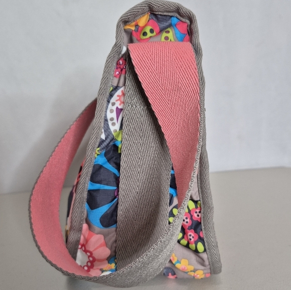 LeSportsac Summer Floral Gray / Pink Nylon Classic Adjustable Crossbody Hobo Bag - Picture 2 of 15